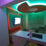 Modern Apartment, Stup, *