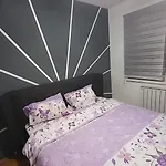 Modern Apartment, Stup, *