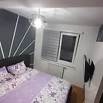 Modern Apartment, Stup,