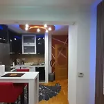 Apartman Modern Apartment, Stup,