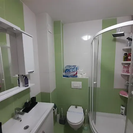 Modern Apartment, Stup, *