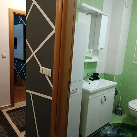 Modern Apartment, Stup, *